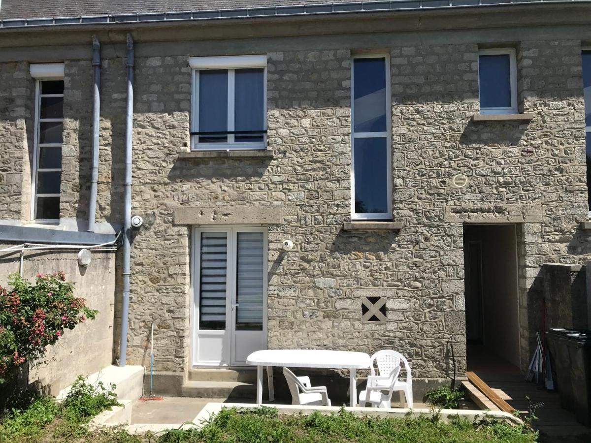 Gite Iaorana - Maison En Centre Ville Валонь Экстерьер фото